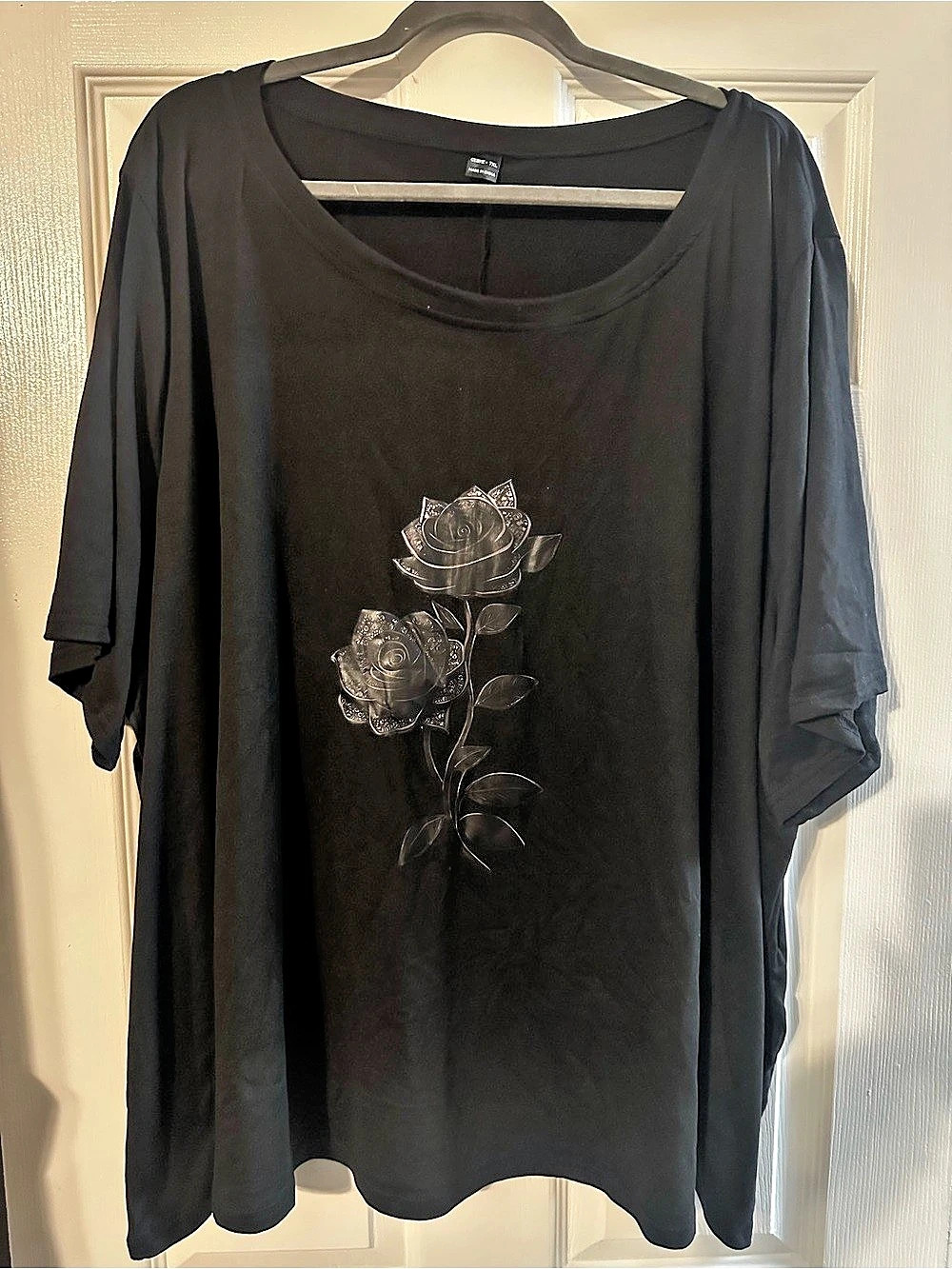 SHEIN Black Graphic Short Sleeve Top